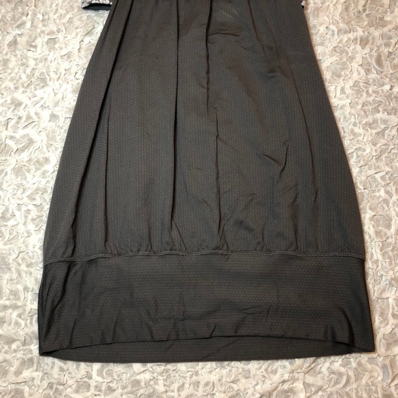 Lululemon's "No Limits" tank top E - Picture 4 of 4